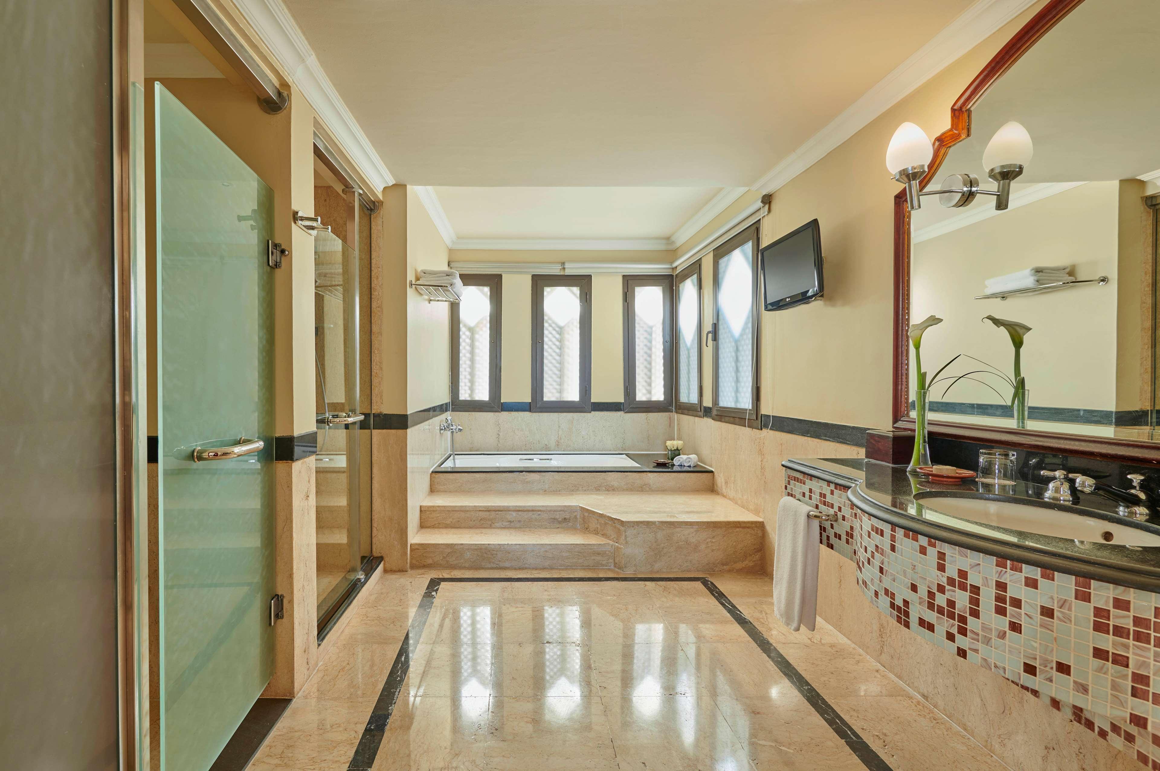 Park Regency Sharm El Sheikh Resort Eksteriør billede Bathroom